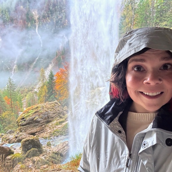 Meet your posher, Andi (and Woody)! - Picture 6 of 16